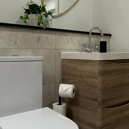 No17 Overnight Holiday home Birmingham